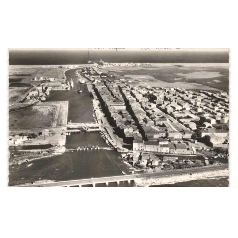 PORT-la-NOUVELLE: vue sur le port et la ville aérienne 10X15 - très bon état