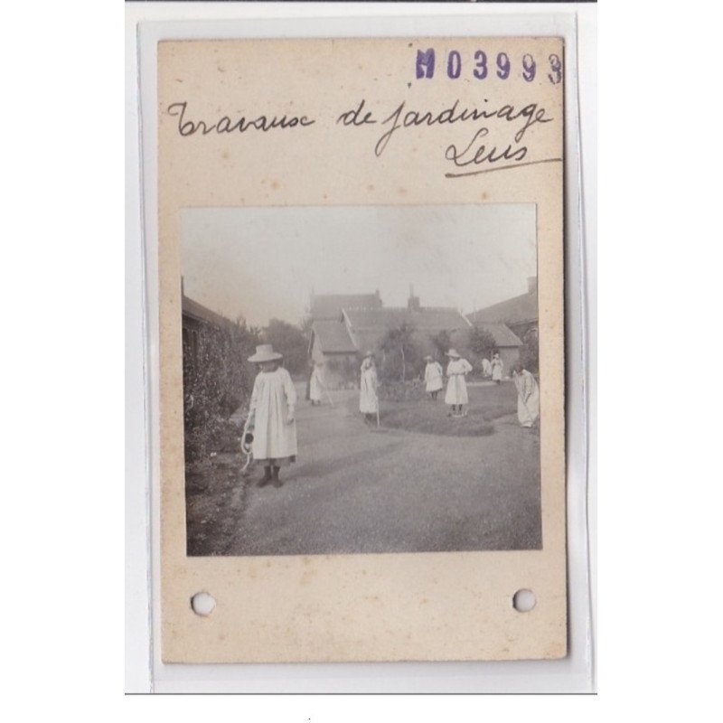 LENS : travaux de jardinage - tres bon etat