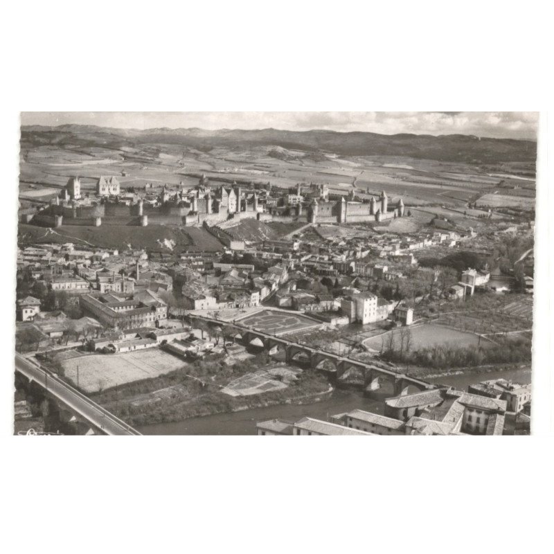 CARCASSONNE: sur l'aude et la cité vue aérienne 10X15 - très bon état