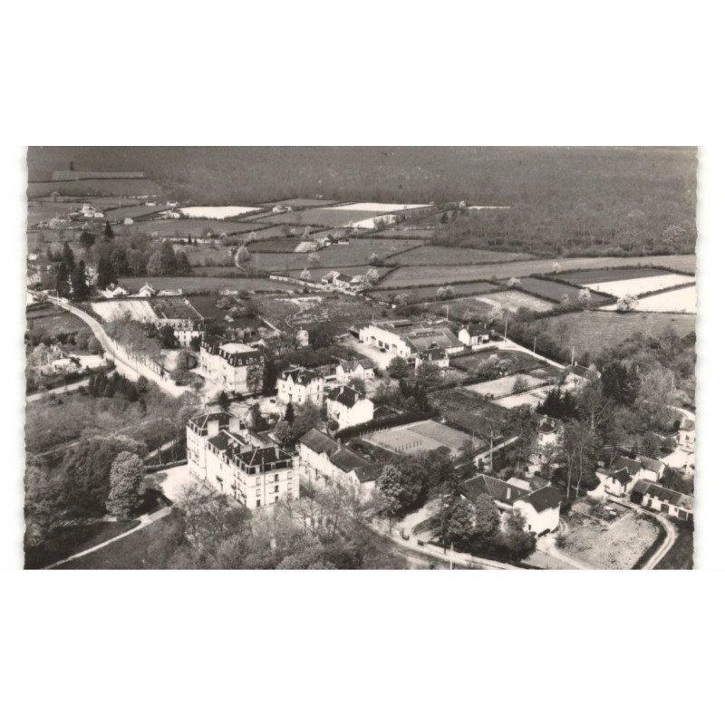 SAINT-HONORE-les-BAINS: l'hôtel "le morvan" et la route de vandenesse vue aérienne 10x15 - très bon état