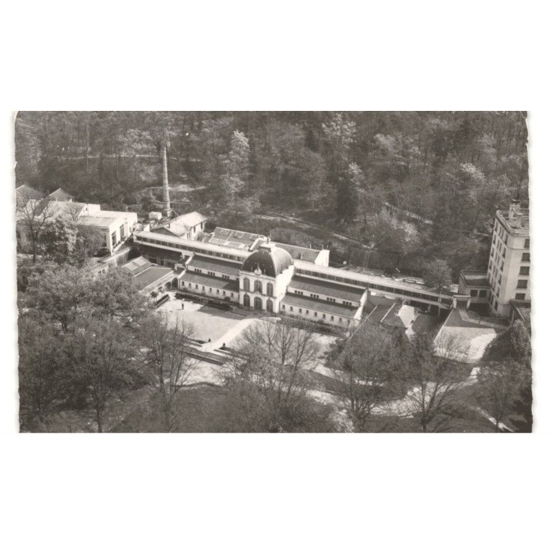 SAINT-HONORE-les-BAINS: l'établissement thermal vue aérienne 10x15 - très bon état