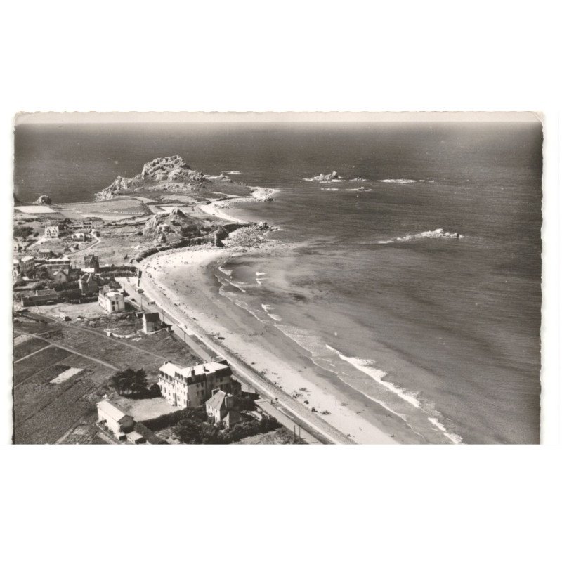 PRIMEL-TREGASTEL: la plage, les hôtels, et la pointe de primel vue aérienne 10x15 - très bon état