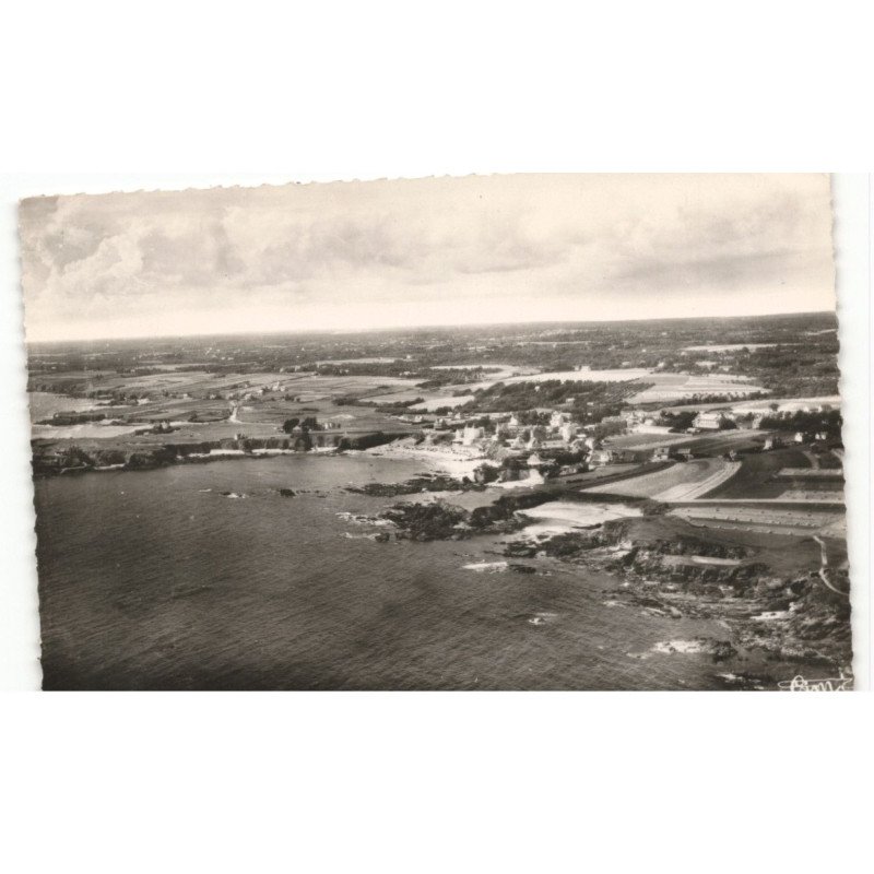 LE POULDU: vue générale de la côte, au centre la plage vue aérienne 10x15 - très bon état