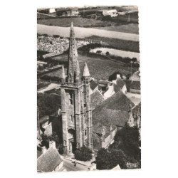 PLOUGASNOU: l'église vue aérienne 10x15 - très bon état timbre arraché