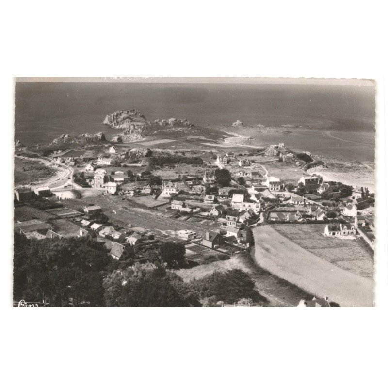 PLOUGASNOU PRIMEL-TREGASTEL: vue générale de la pointe vue aérienne 10x15 - très bon état timbre arraché