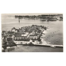 L'ILE-TUDY: le port et les hôtels au loin la pointe de loctudy vue aérienne 10x15 - très bon état