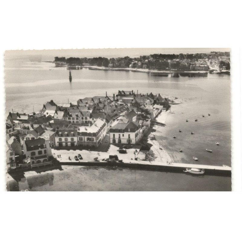 L'ILE-TUDY: le port et les hôtels au loin la pointe de loctudy vue aérienne 10x15 - très bon état