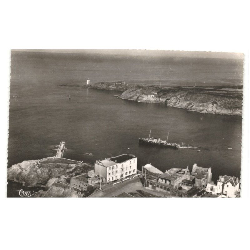 LE CONQUET: entrée du port, pointe sainte-barbe et pointe de kermorvan vue aérienne 10x15 - très bon état
