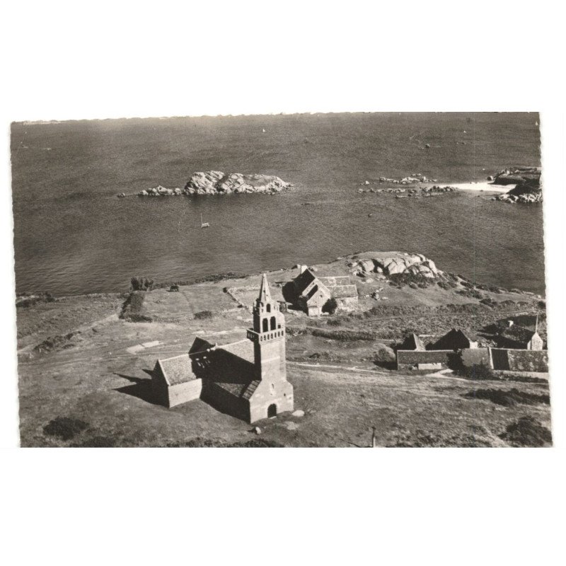 CARANTEC: la chapelle de l'ile de callot vue aérienne 10x15 - très bon état