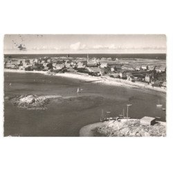 ILE-de-BATZ: la plage, le bourg et l'arrivée des vedettes vue aérienne 10x15 - très bon état