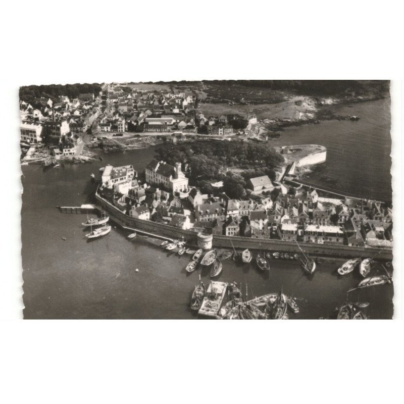 CONCARNEAU: la ville close vue aérienne 10x15 - très bon état