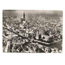 STRASBOURG: la cathédrale, vue générale vue aérienne 10X15 - très bon état