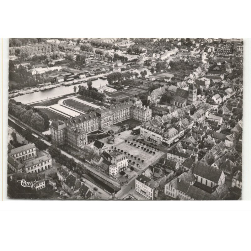 SAVERNE: château des rohan et centre de la ville vue aérienne 10X15 - très bon état