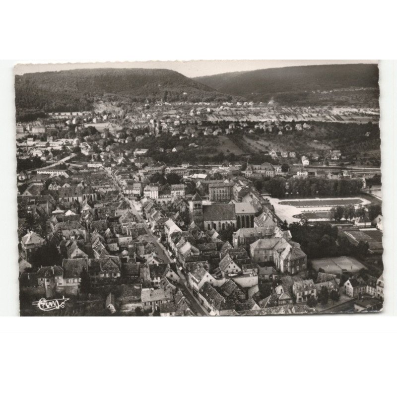 SAVERNE: vieux quartier autour de l'église paroissiale vue aérienne 10X15 - très bon état