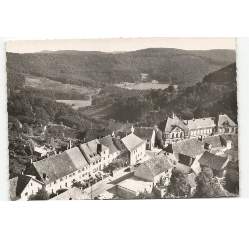 LA PETITE PIERRE: mairie et vue d'ensemble vue aérienne 10X15 - très bon état