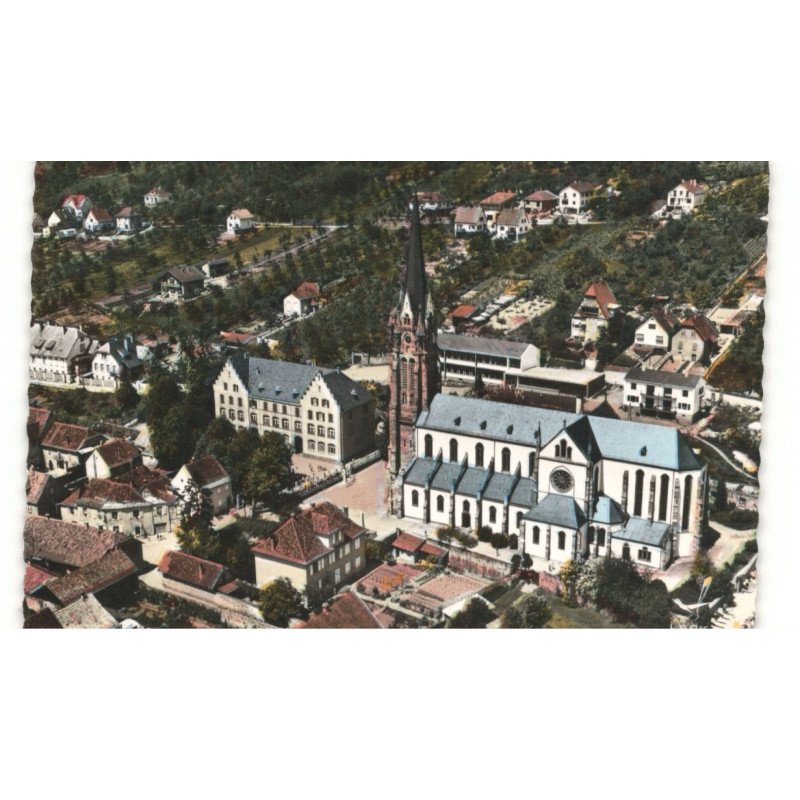 MUTZIG: l'église et les écoles vue aérienne 10X15 - très bon état