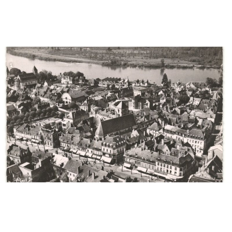 COSNE: la place de la république vue aérienne 10x15 - très bon état