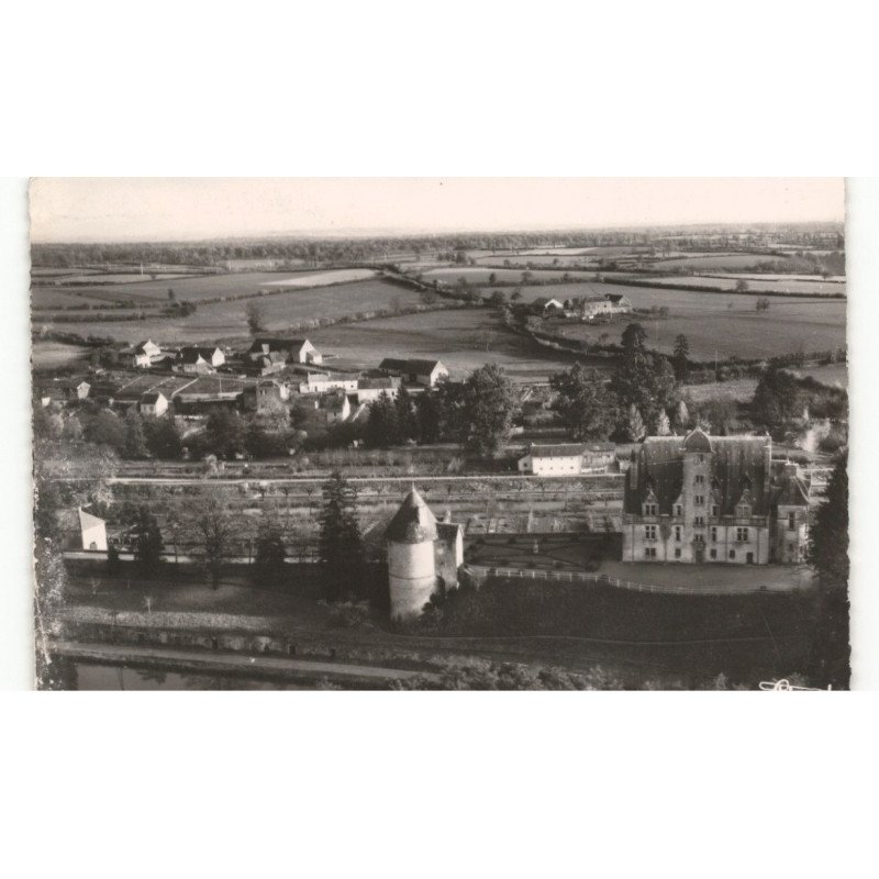 CHATILLON-en-BAZOIS: le château vue aérienne 10x15 - très bon état