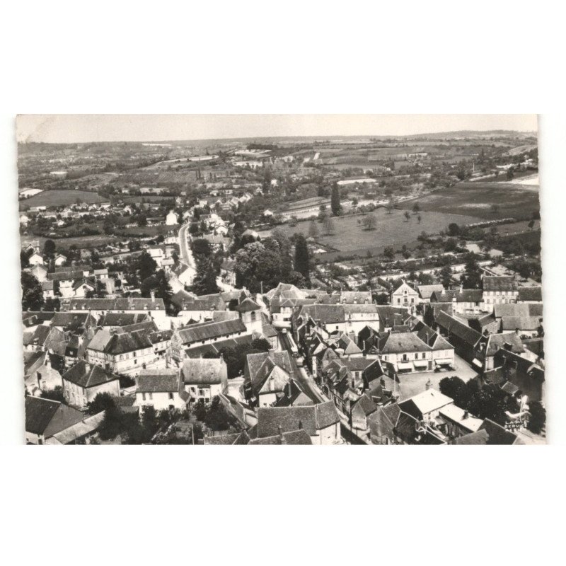 POUGUES-les-EAUX: centre du bourg vue aérienne 10x15 - très bon état