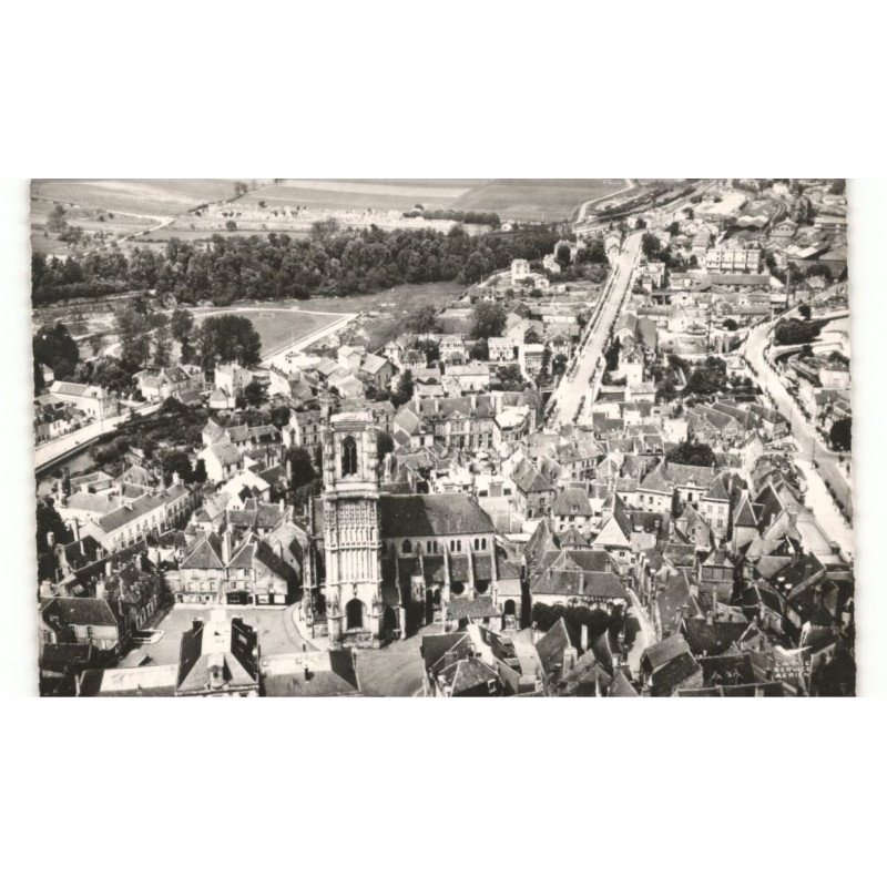 CLAMECY: vue générale, la collègiale saint-martin vue aérienne 10x15 - très bon état