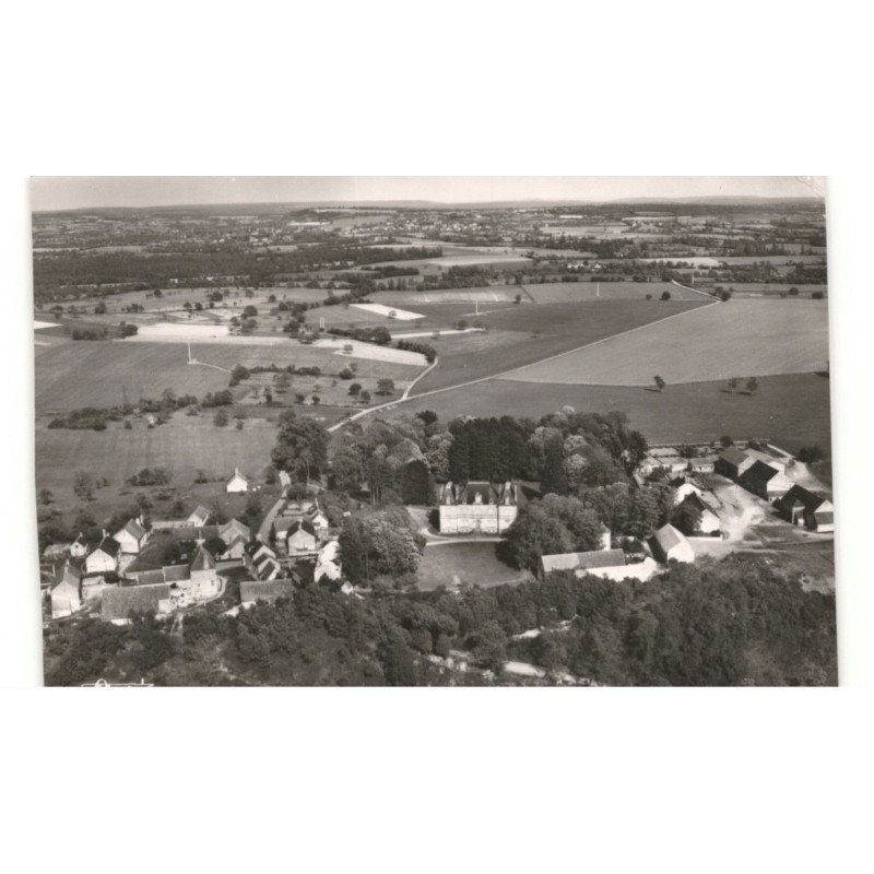 GERMIGNY-sur-LOIRE: château de clamour vue aérienne 10x15 - très bon état