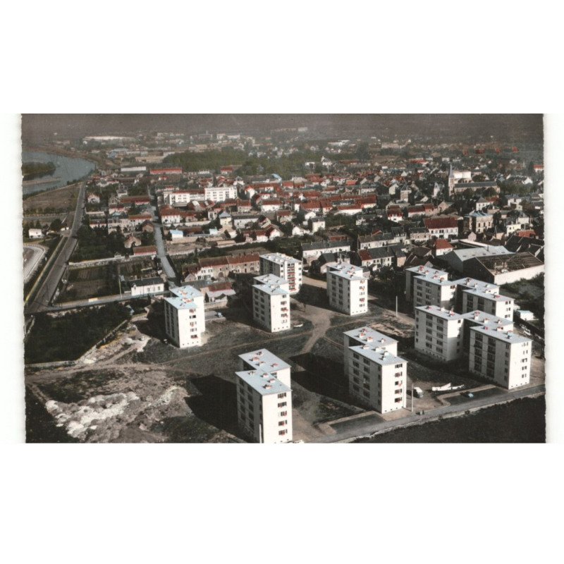 FOURCHAMBAULT: les cités H.L.M. de la rue du pont vue aérienne 10x15 - très bon état