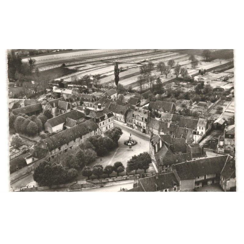 DONZY: le quartier de la place de la mairie vue aérienne 10x15 - très bon état