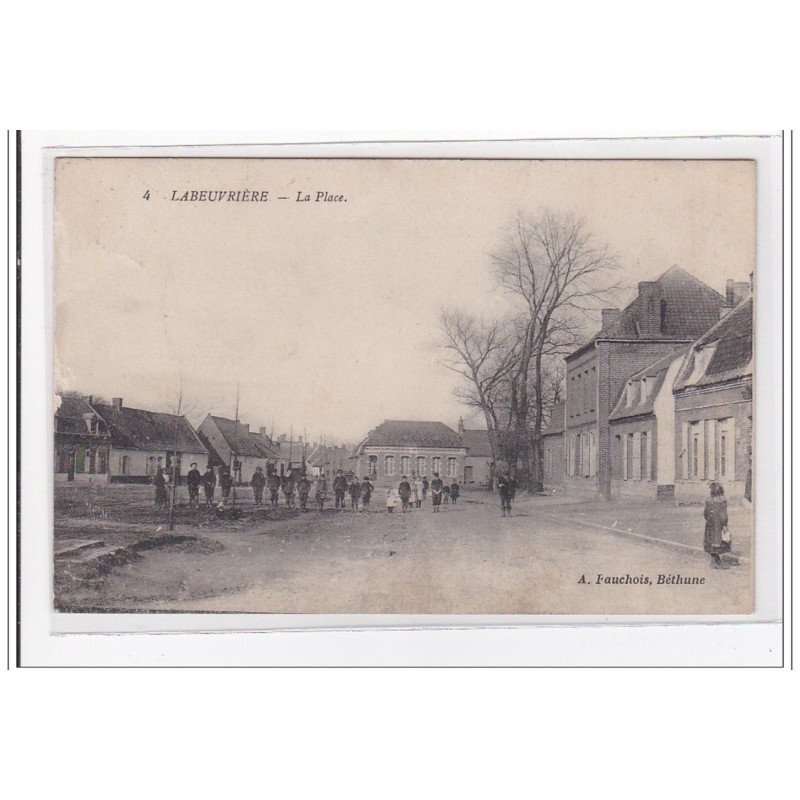 LABEUVRIERE : la place - tres bon etat