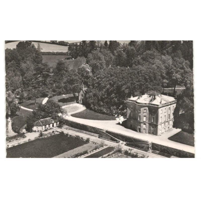 environs de SAINT-PEREUSE: château de saulière vue aérienne 10x15 - très bon état