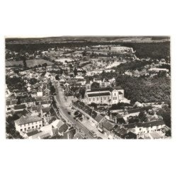 LA MACHINE: bourg vue aérienne 10x15 - très bon état timbre arraché
