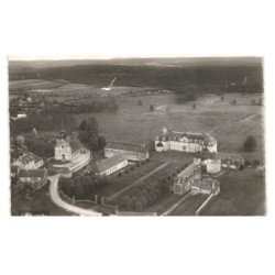 MENOU: l'église et du château vue aérienne 10x15 - très bon état