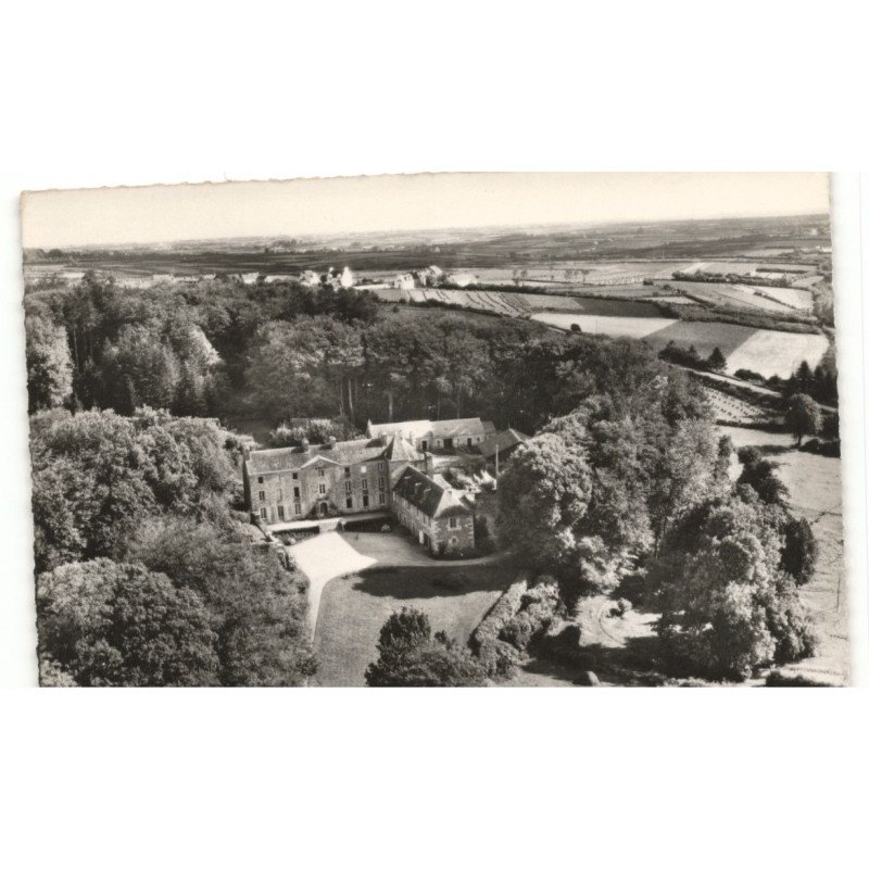PLOUVORN: le château de troërin vue aérienne 10x15 - très bon état