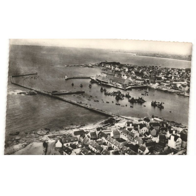 LE GUILVINEC: le port et la pointe de penmarc'h vue aérienne 10x15 - très bon état