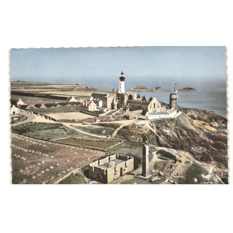 POINTE DE SAINT-MATHIEU: abbaye élevée entre 1157 et 1208 détruite par les anglais vue aérienne 10x15 - très bon état