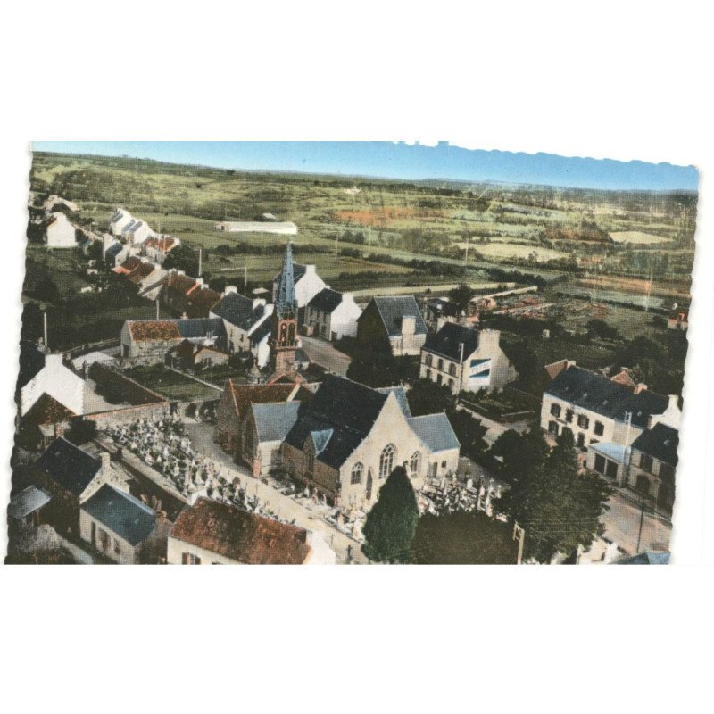 PLONEIS: l'église vue aérienne 10x15 - très bon état