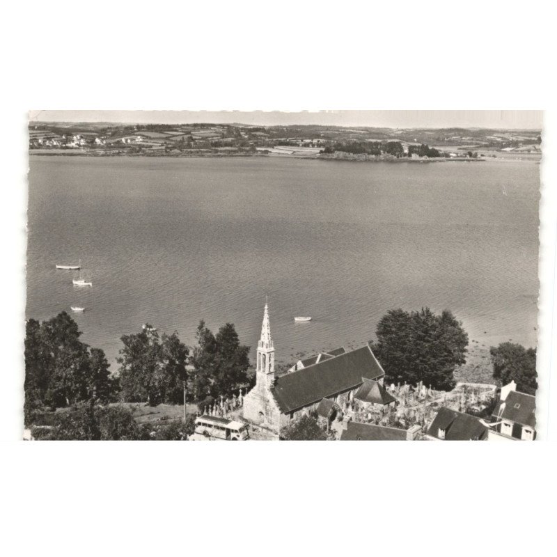 LANDEVENNEC: l'église vue aérienne 10x15 - très bon état