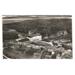 LA VILLETERTRE: le château et les pavillons vue aérienne 10x15 - très bon état