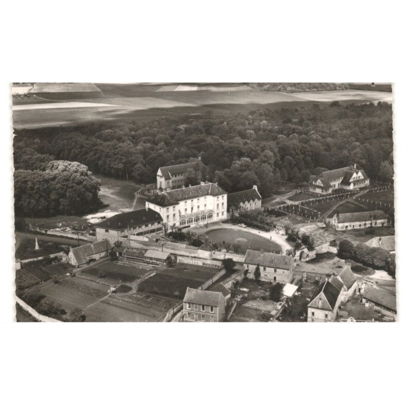 LA VILLETERTRE: le château et les pavillons vue aérienne 10x15 - très bon état