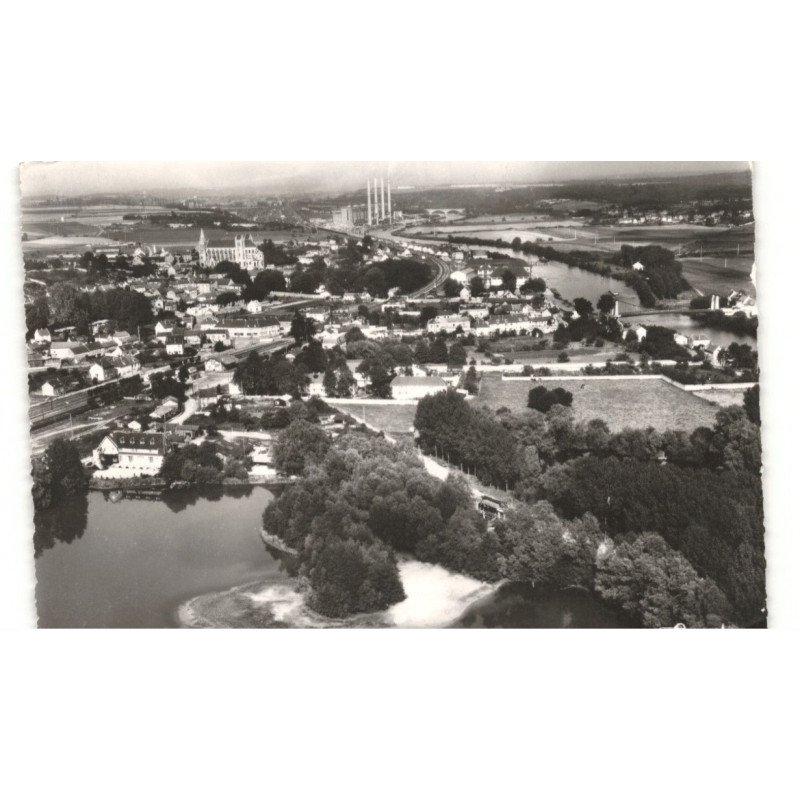 SAINT-LEU-D'ESSERENT: vue générale vue aérienne 10x15 - très bon état