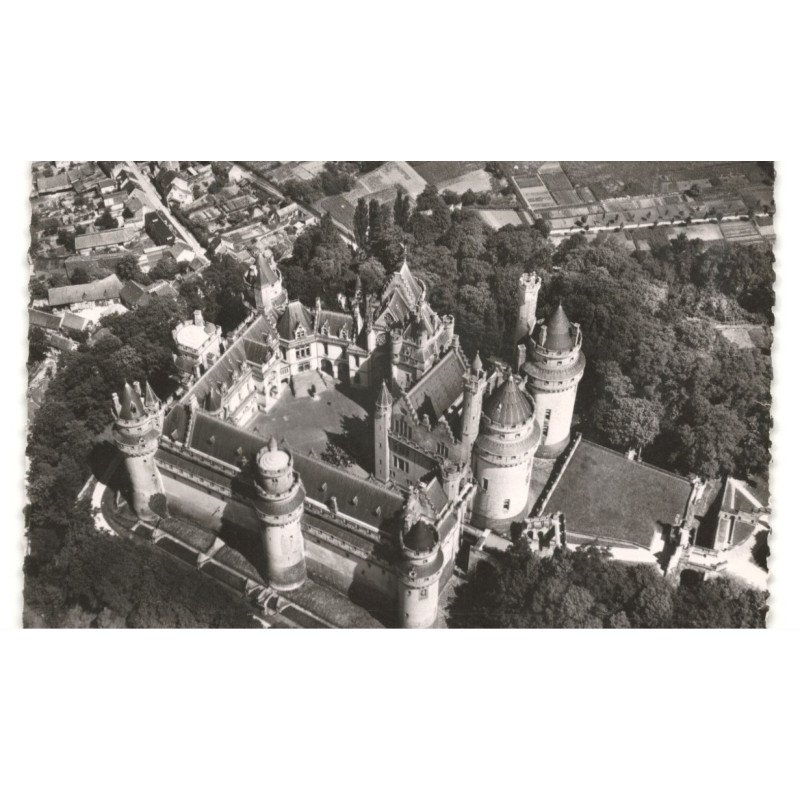 PIERREFONDS: le château vue aérienne 10x15 - très bon état