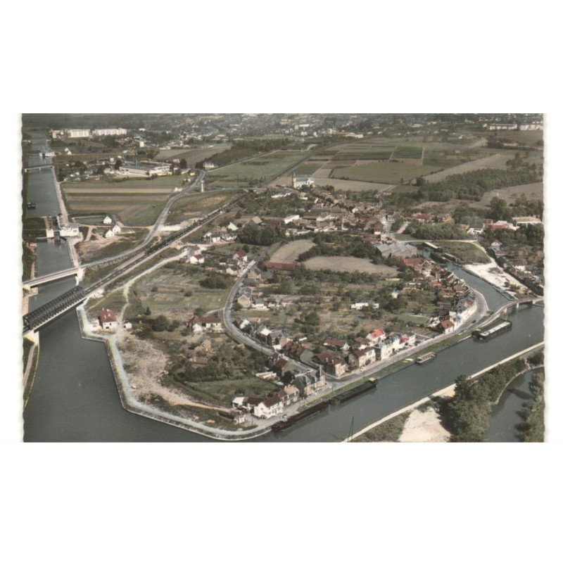 NOYON: vue panoramique vue aérienne 10x15 - très bon état