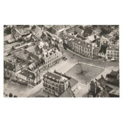 MOUY-sur-L'OISE: la place cantrel vue aérienne 10x15 - très bon état