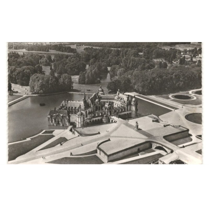 CHANTILLY: vue générale, le château vue aérienne 10x15 -  très bon état (timbre arraché)