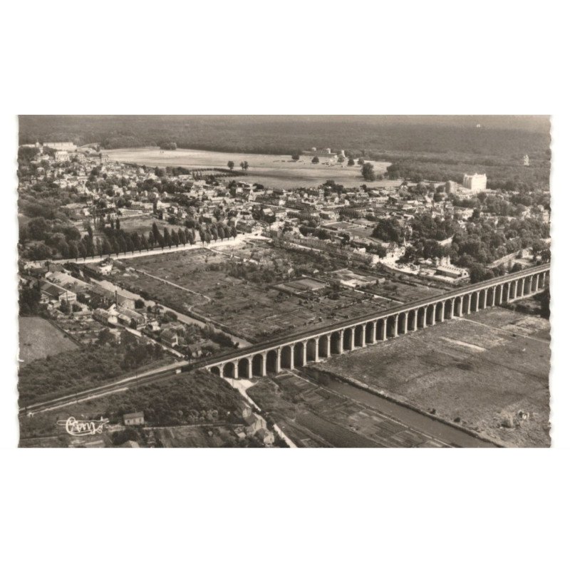 CHANTILLY: vue aérienne 10x15 -  très bon état