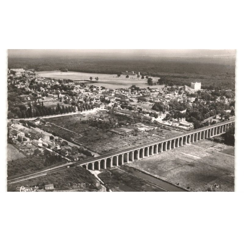 CHANTILLY: vue aérienne 10x15 -  très bon état