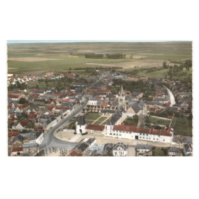 BRESLES: centre bourg vue aérienne 10x15 - très bon état
