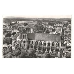 SAINT-LEU-D'ESSERENT: l'abbatiale du XIIe siècle côté nord-ouest vue aérienne 10x15 - très bon état