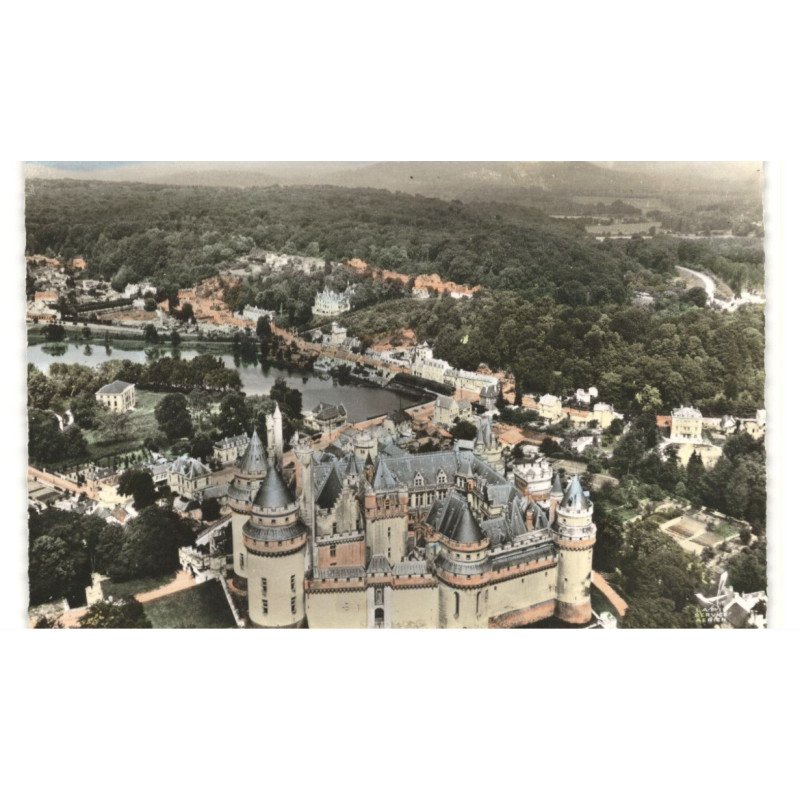 PIERREFONDS: vue d'ensemble et le château vue aérienne 10x15 - très bon état