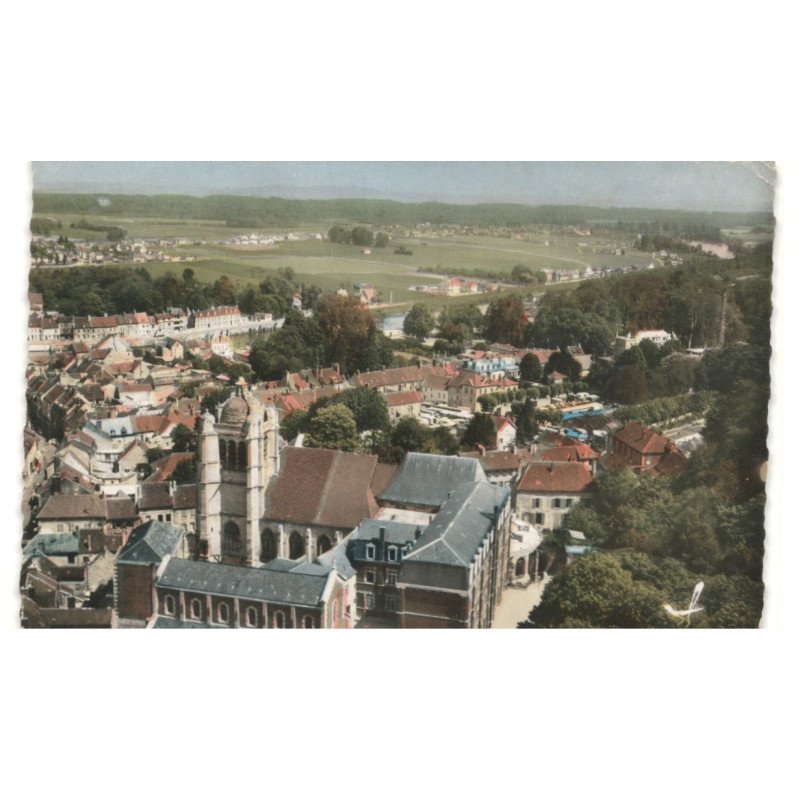 PONT-SAINTE-MAXENCE: la cathédrale vue aérienne 10x15 - très bon état