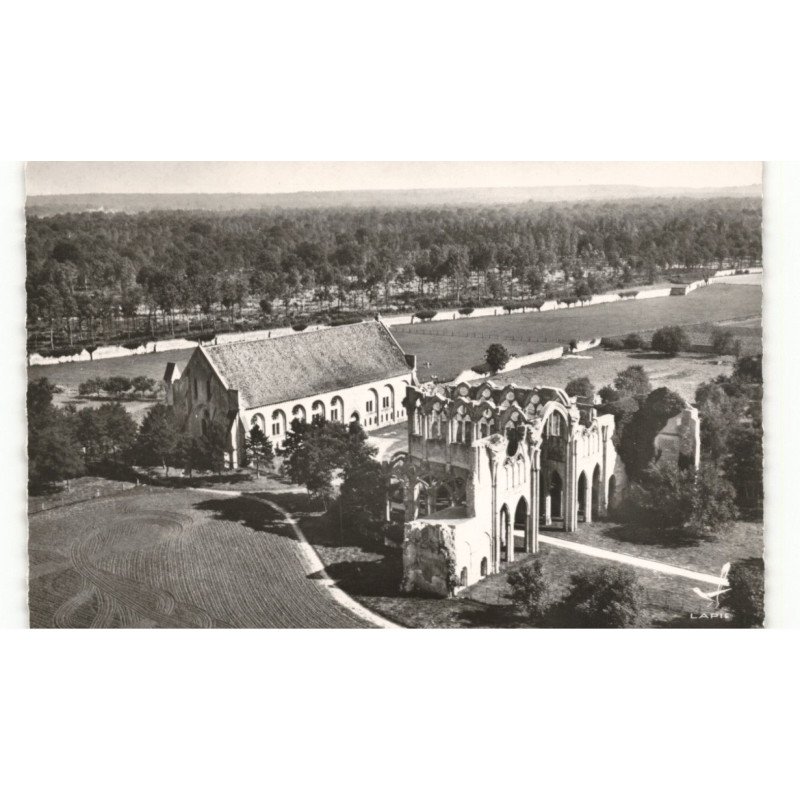 OURSCAMP: abbaye, ruines de l'église et chapelle XIIIe siècle vue aérienne 10x15 - très bon état